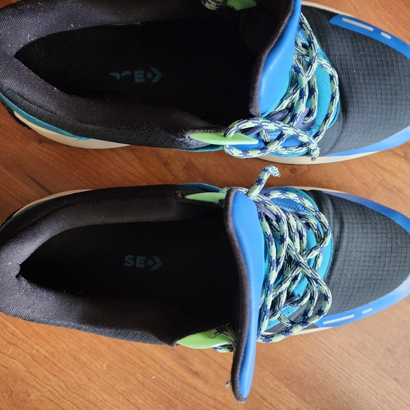 Converse tennis shoes - Picture 5 of 5